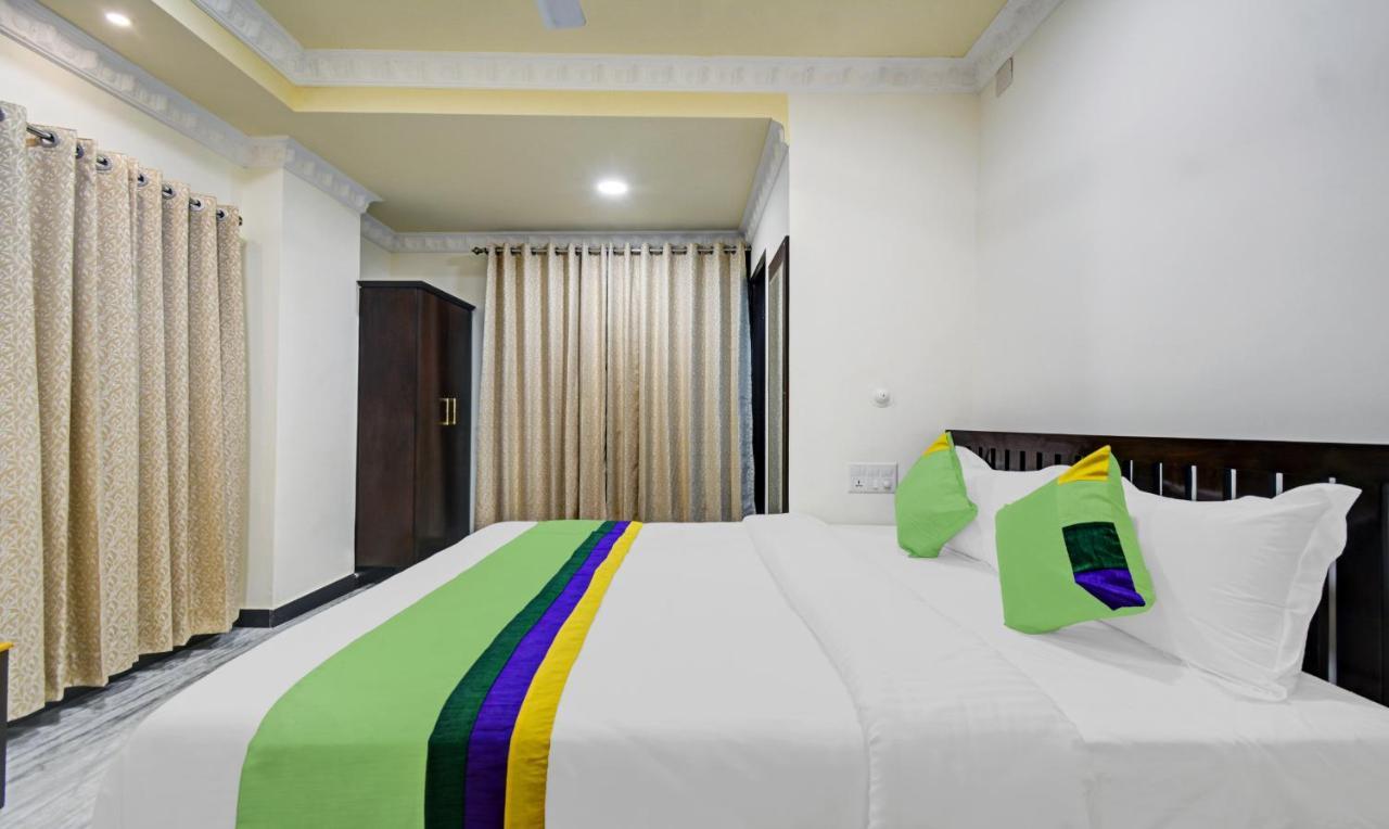 Treebo Jheel Mahal Hotel Udaipur Bagian luar foto