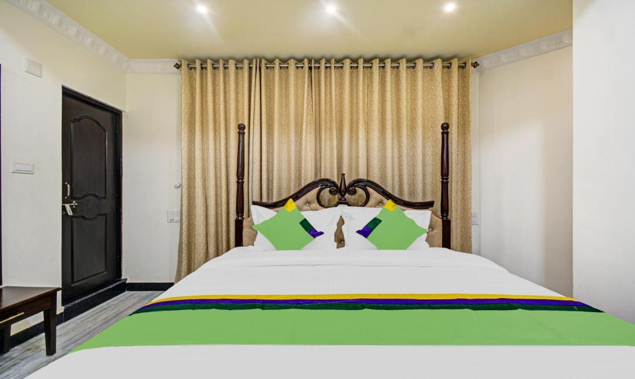 Treebo Jheel Mahal Hotel Udaipur Bagian luar foto